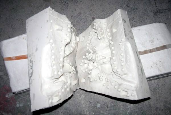 如何避免模具硅膠制品破裂？