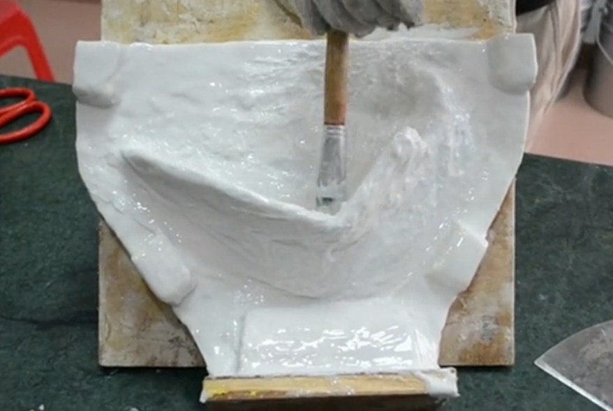 模具硅膠操作方法有幾種？